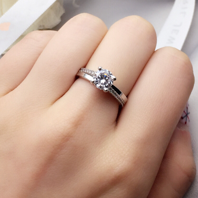 福大生 天然钻石定制白18k金70分SI FG钻戒 婚戒生日礼物圆形裸钻