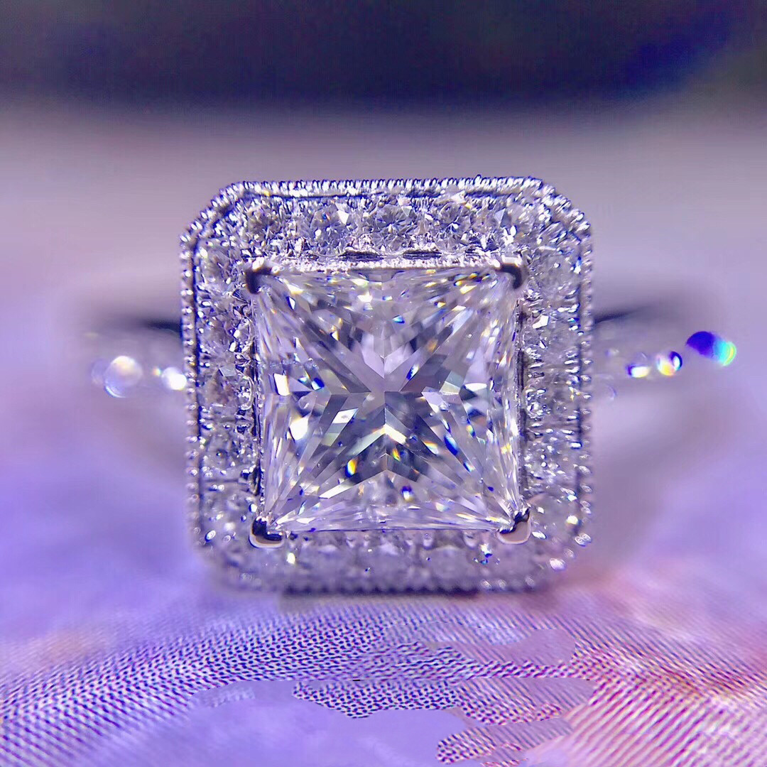 福大生 80分垫形公主方钻石结婚戒指18K白金一克拉钻女戒
