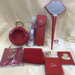 CLB路铂廷萝卜丁胸针徽章钥匙扣吊坠化妆包镜子口红气垫包周边