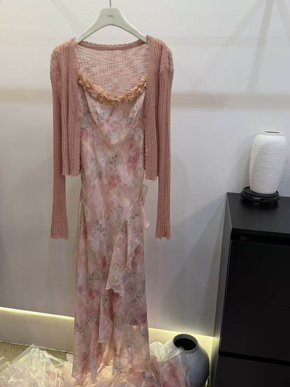 YJQ8109法式复古碎花吊带连衣裙+针织开衫套装时尚洋气百搭两件套