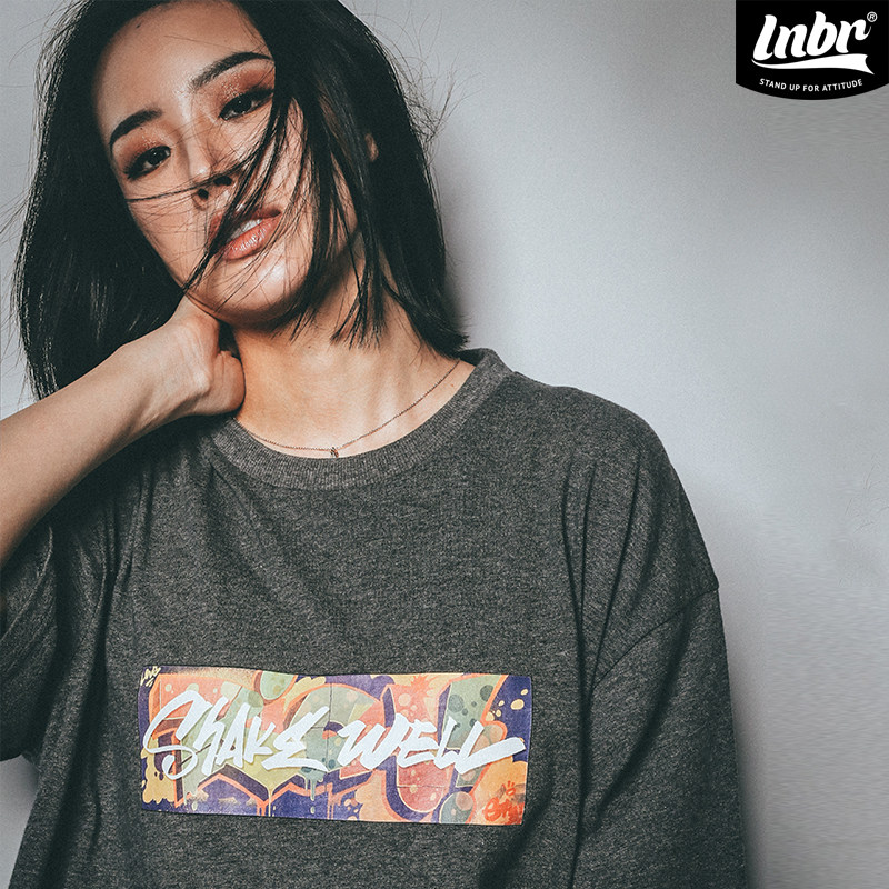 艺术家联名限量发售不补货t恤