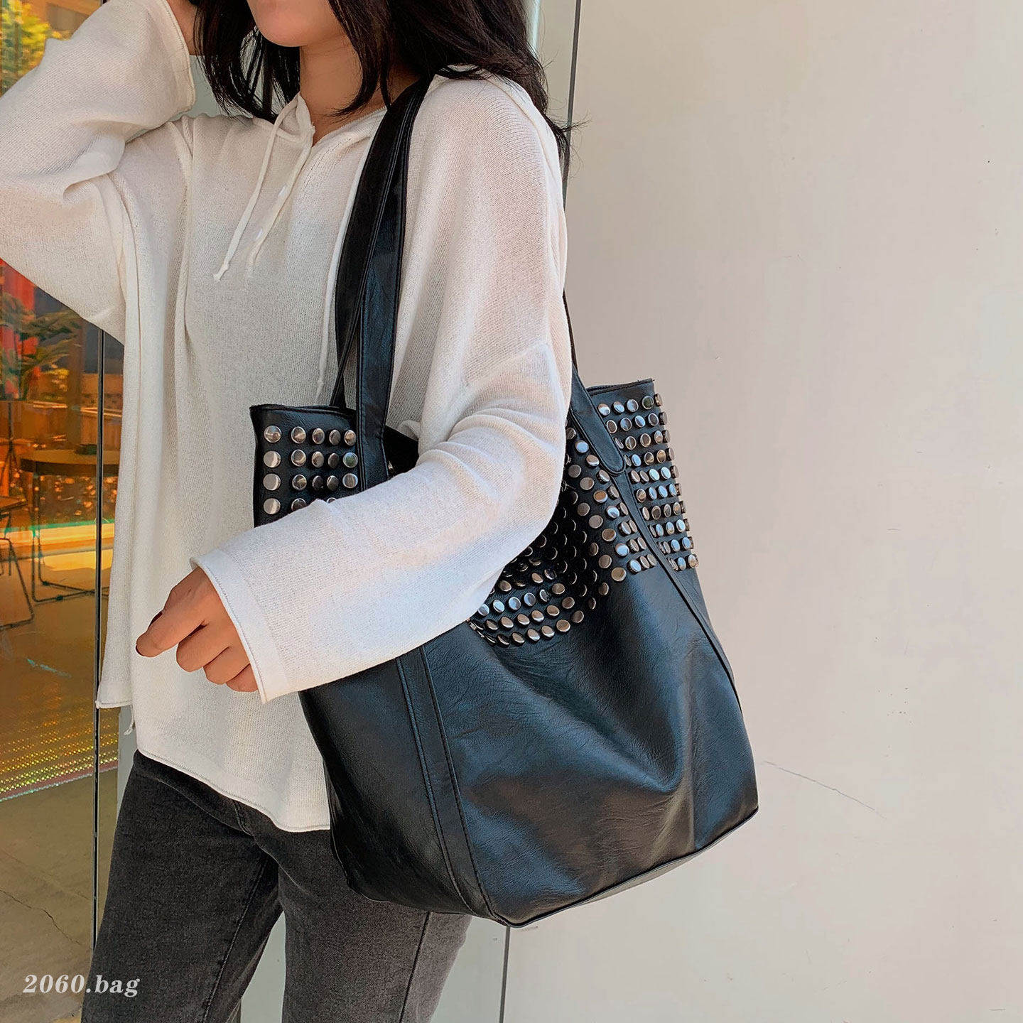 复古铆钉软皮托特包2026新款女单肩手提包大容量百搭摇滚风大包,箱包皮具/热销女包/男包,通用款女包,淘宝优惠券,粉丝福利购,淘宝优惠卷