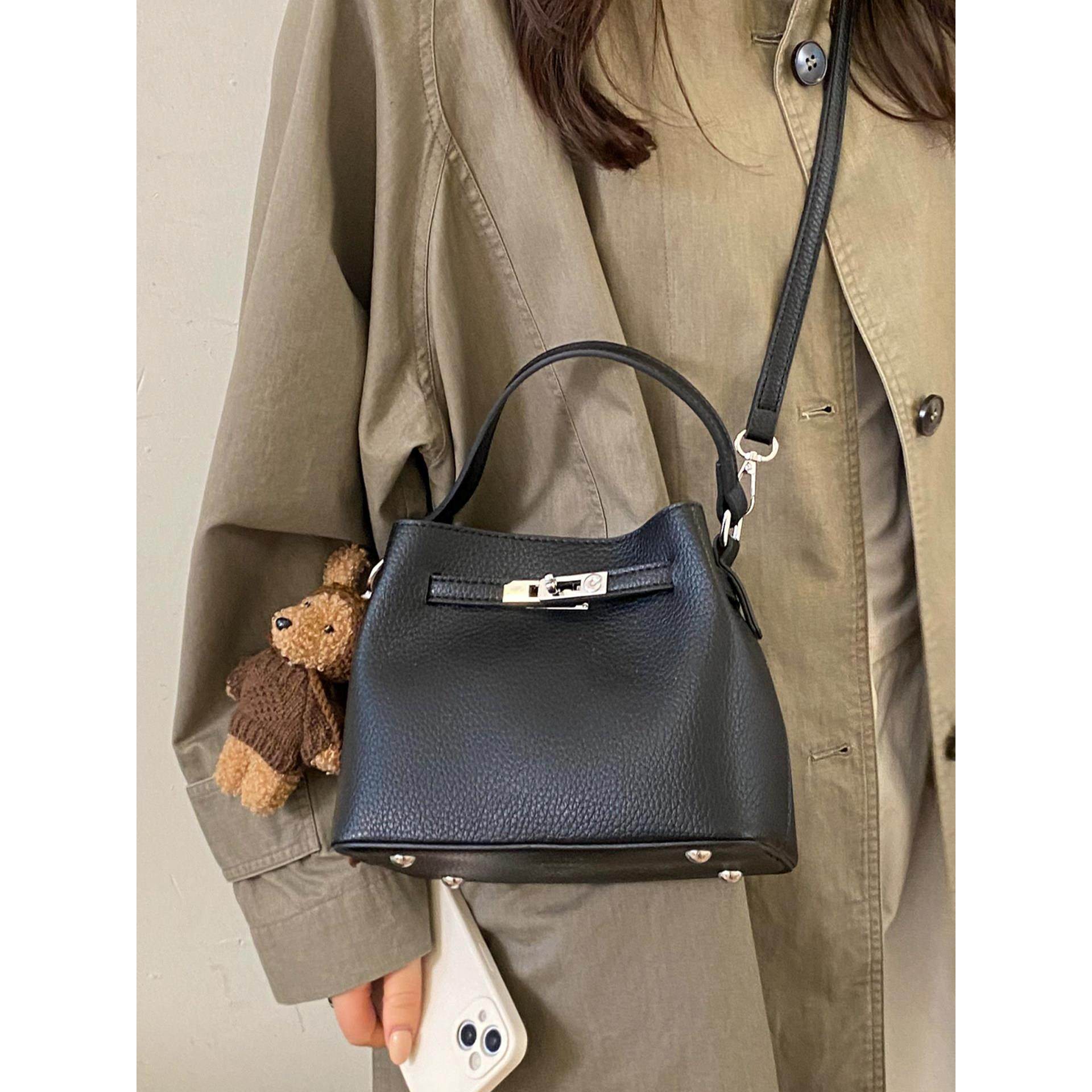 小众水桶包包女式2026新款时尚百搭单肩斜挎手提包高级质感小拎包,箱包皮具/热销女包/男包,水桶包,淘宝优惠券,粉丝福利购,淘宝优惠卷