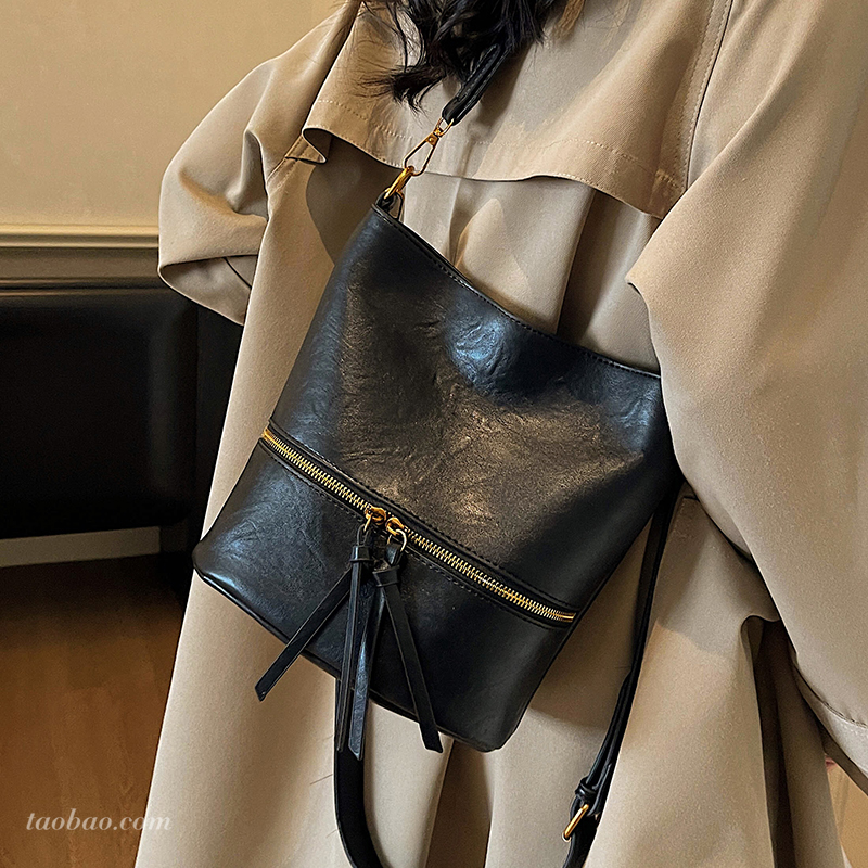 高级感复古大容量包女2025