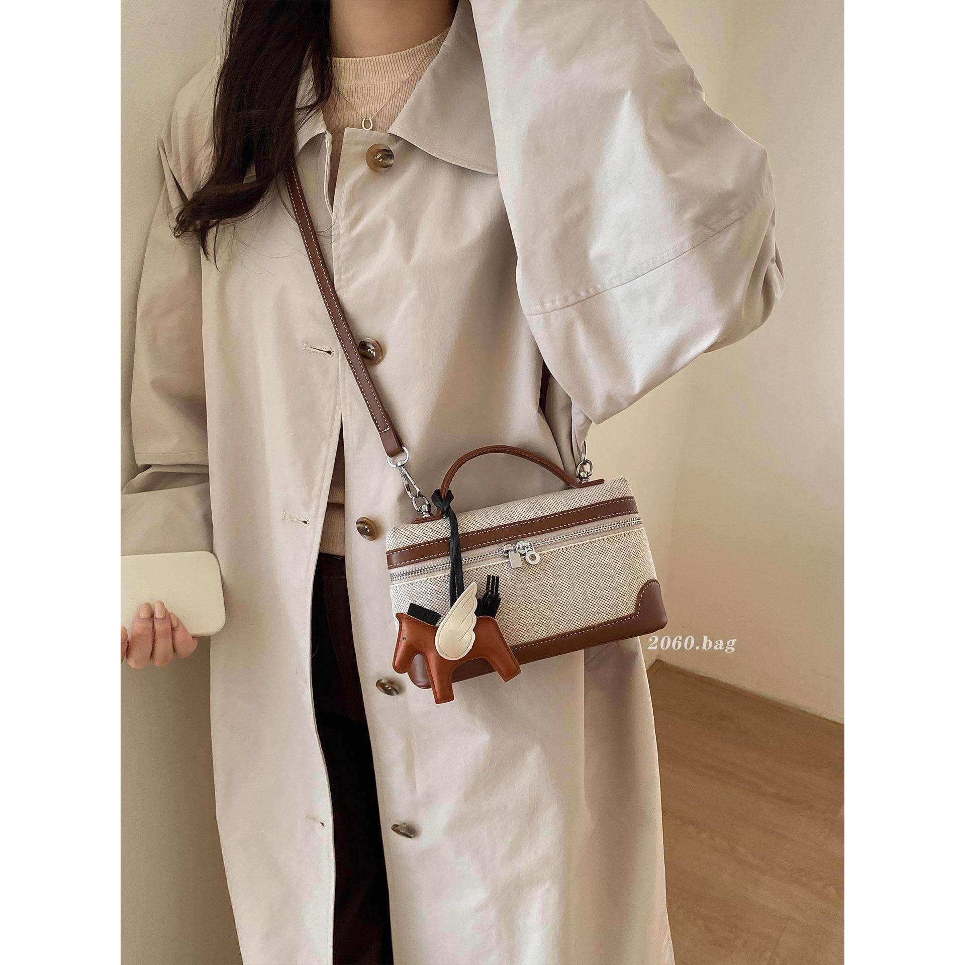 超火时尚小方包女2025新款百搭撞色手提单肩斜挎盒子包秋冬休闲,箱包皮具/热销女包/男包,小方包,淘宝优惠券,粉丝福利购,淘宝优惠卷