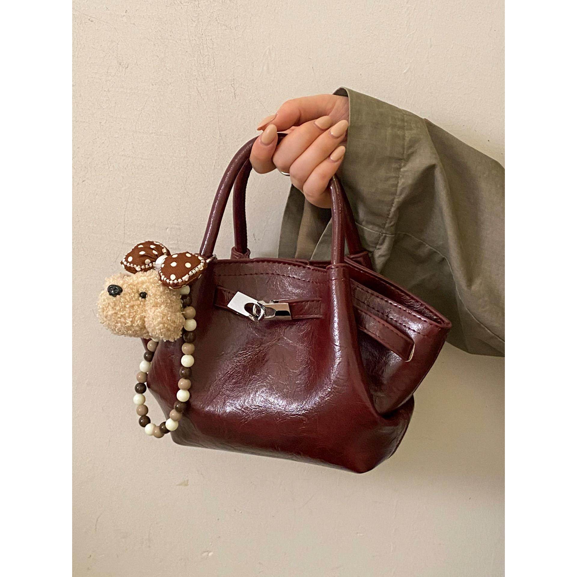 小众百搭高级感复古水桶包包女式2026新款潮菜篮子手提单肩斜挎包,箱包皮具/热销女包/男包,水桶包,淘宝优惠券,粉丝福利购,淘宝优惠卷