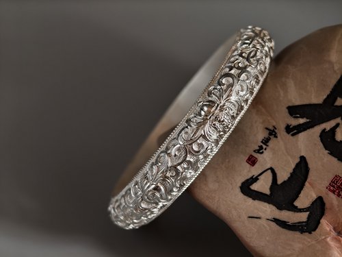 【足银9999】百年久诚原创浮雕錾刻佛家八宝足银9999手镯定制