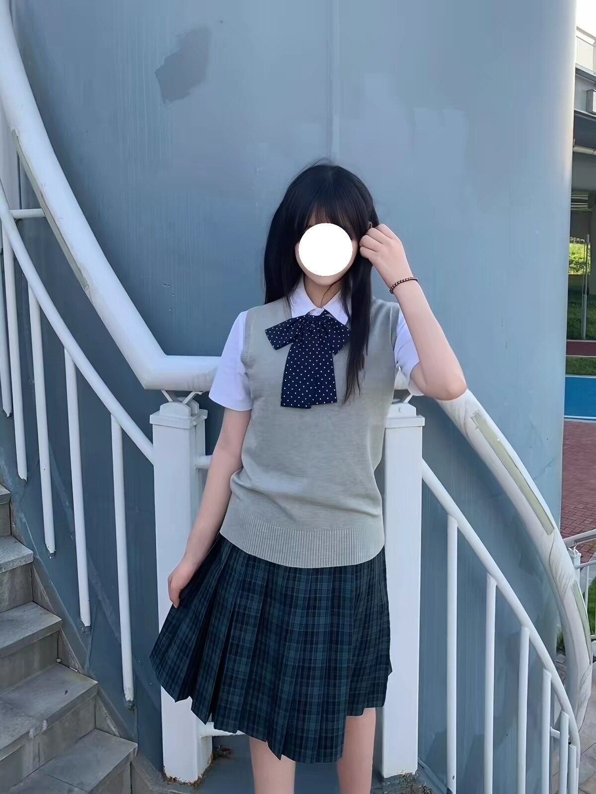 日系Jk制服原创浅灰背心马甲针织上衣叠穿海苔中长裙优等生裙套装图片