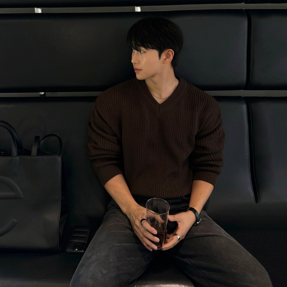 宅男社简约风v领套头毛衣男士秋冬季宽松针织打底衫韩系通勤穿搭