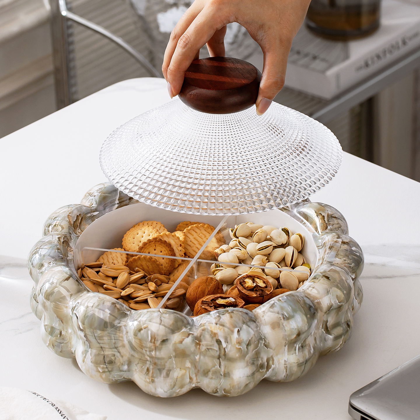 轻奢高档陶瓷干果盘分格带盖大号