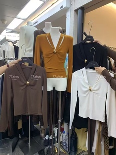 十三行2026春季女装时尚新款套头性感V领褶皱设计时尚小衫上衣女