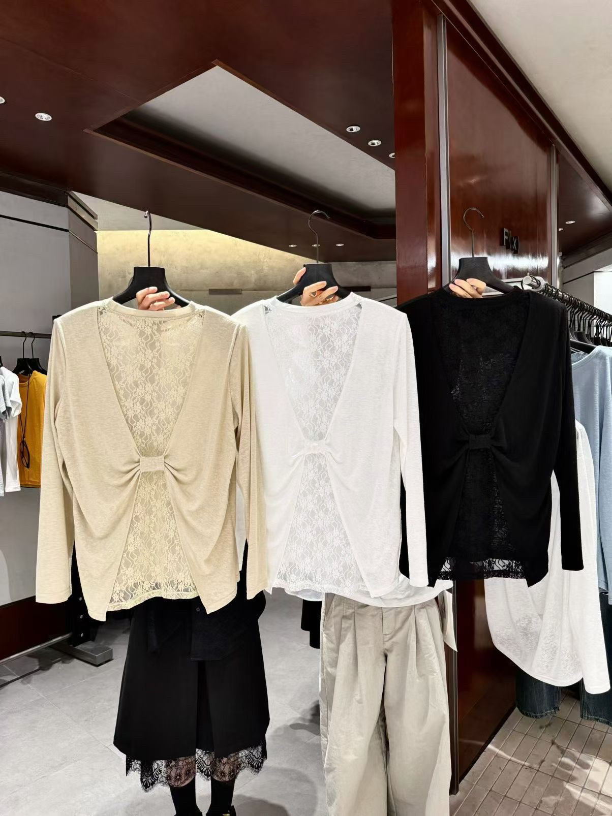 法式复古蕾丝拼接露背蝴蝶结设计长袖T恤防晒衫春夏女装上衣罩衫