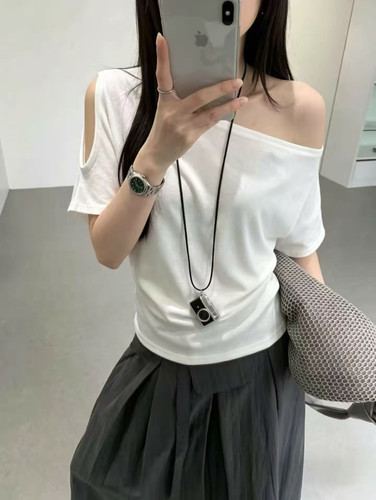 十三行2026韩系简约斜肩露肩短袖T恤女百搭松弛感宽松上衣女