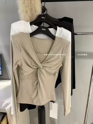 十三行2025秋冬新款纯欲v领扭结设计感长袖T恤女修身磨毛绒上衣