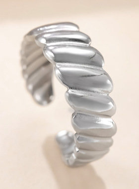 跨境新款不锈钢戒指光面斜纹开口戒指时尚高级感钛钢饰品