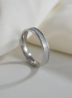 镶嵌冰丝箔片4MM宽情侣戒指