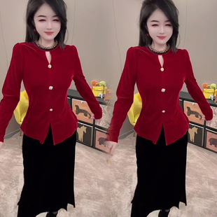 高级感丝绒套装女2026春季新气质镂空钉珠纽扣长袖上衣高腰半身裙