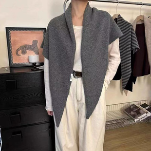 三角巾披肩秋冬季保暖纯色简约高级感外搭羊毛围巾护颈肩百搭出游