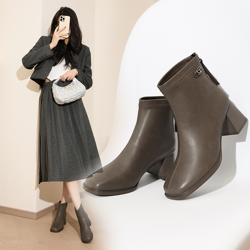 高跟烟筒靴子女2024年新款英伦风气质百搭显瘦香香莉短靴冬028375