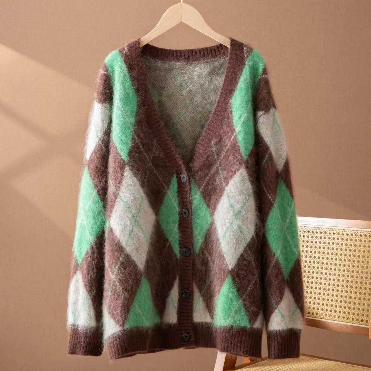 2025秋冬新款100%山羊绒加厚V领菱形格拉绒开衫宽松时尚百搭外套