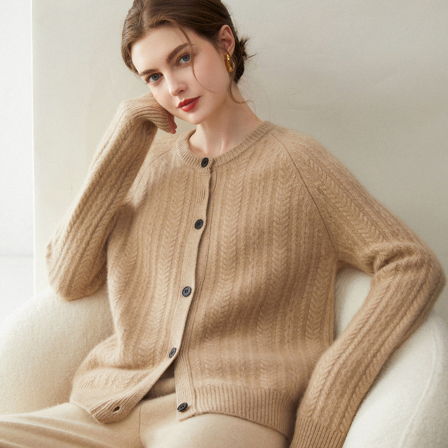 秋冬新款100%纯山羊绒开衫女圆领宽松长袖针织毛衣外套通勤简约风,女装/女士精品,羊绒衫,淘宝优惠券,粉丝福利购,淘宝优惠卷