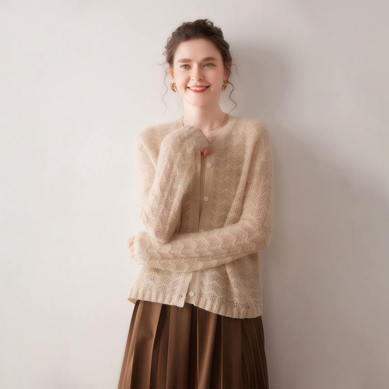 2025秋冬新款100%纯山羊绒开衫女圆领毛衣钩花镂空宽松针织薄外套