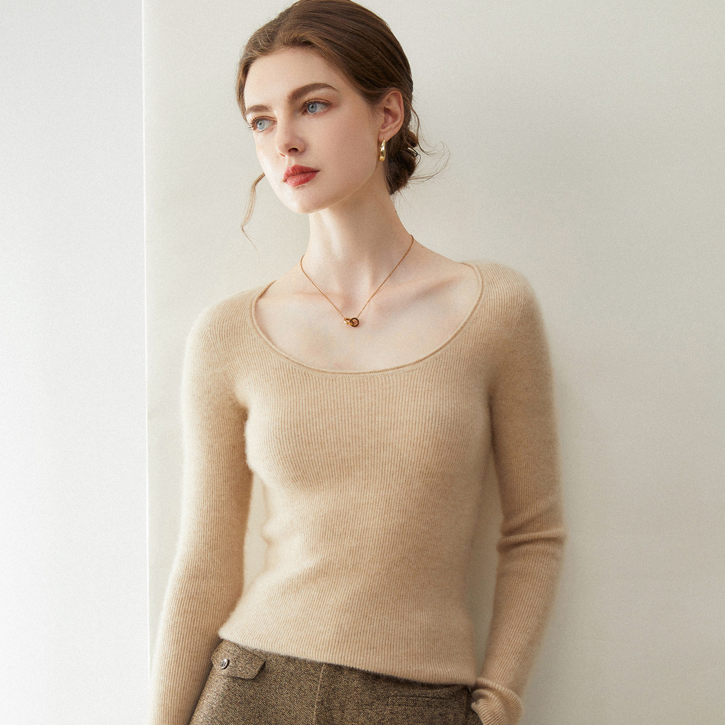 秋冬新款100%纯山羊绒衫女U型领修身针织打底衫套头内搭百搭毛衣,女装/女士精品,羊绒衫,淘宝优惠券,粉丝福利购,淘宝优惠卷