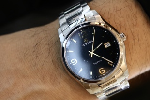 瑞士CYMA西马商务休闲黑盘日历精钢石英情侣防水表低折扣现货保修