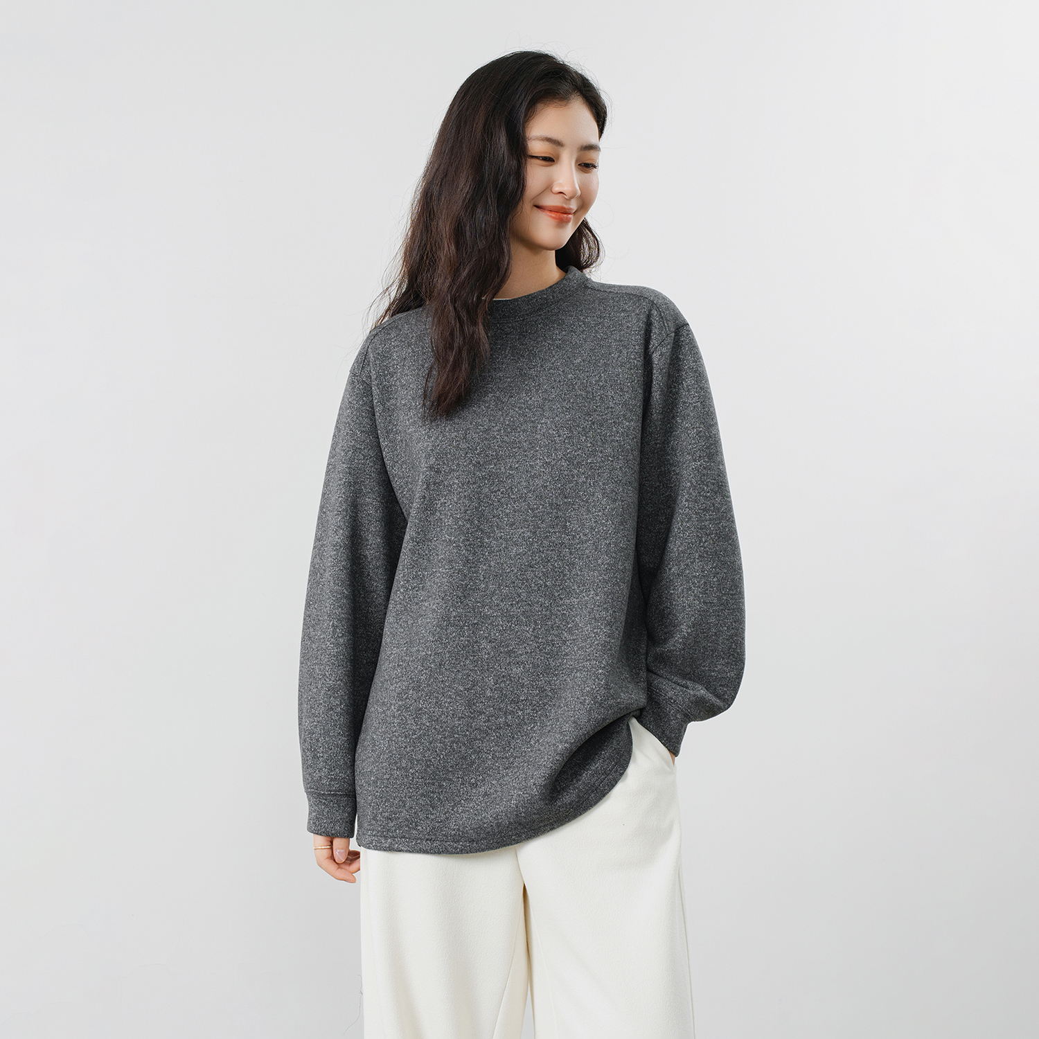 深灰色舒服有质感圆领宽松卫衣