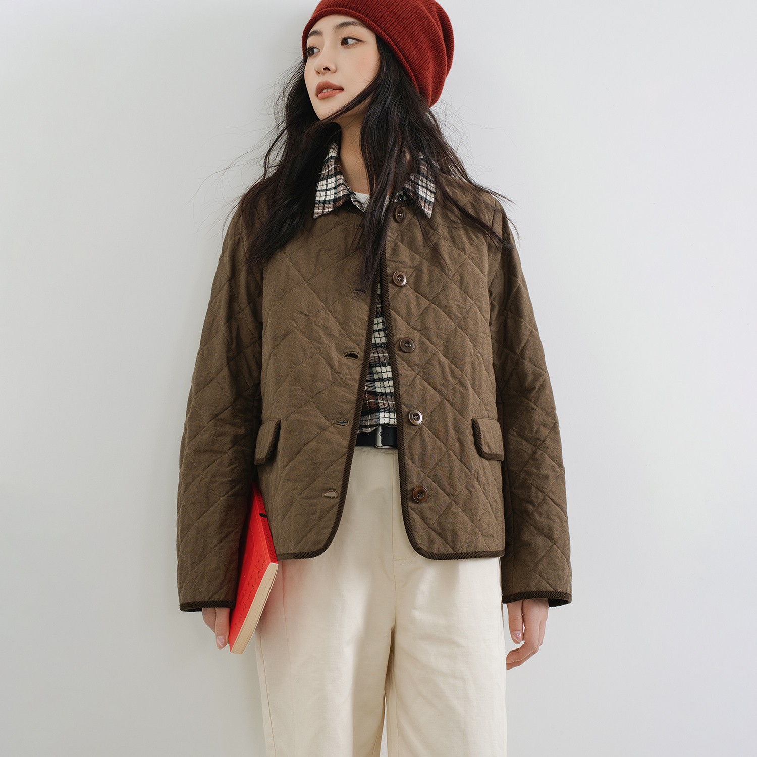 橄榄棕菱格绗线圆领新雪丽棉服