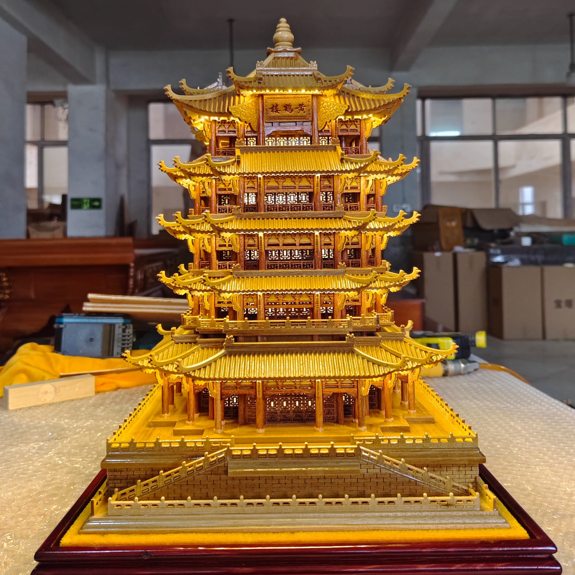 玄关摆件金丝柚木黄鹤楼