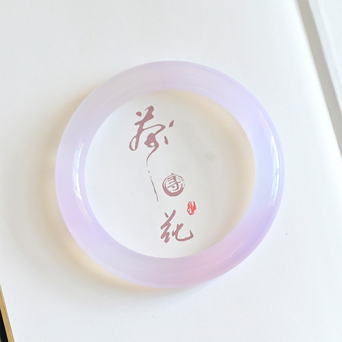 薰衣草色女款玉髓圆条手镯显白