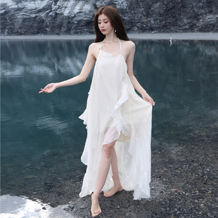 区区欧阳白色挂脖吊带连衣裙女夏季辣妹露背长款裙子海边度假长裙