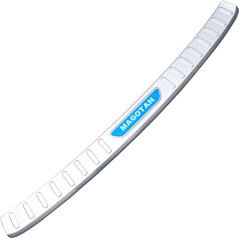 17-20-23-24款迈腾b8后备箱护板防护条迈腾GTE后护板改装后杠亮条