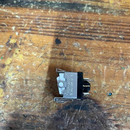 议价MLW-3022/5A125A翘板开关 东西全新的。没用过。
