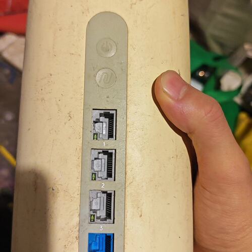 议价鲲鹏CC8 5G无线数据终端，型号CC8-501，支持5G/