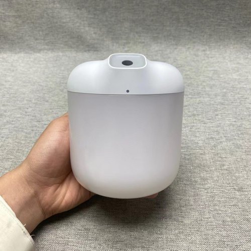 倍思加湿器，无包装。配数据线。