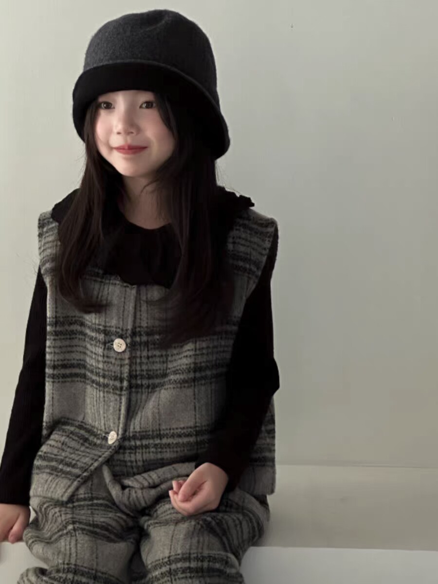 韩国童装女套装2025春秋冬新款儿童洋气格子马甲背心阔腿裤三件套