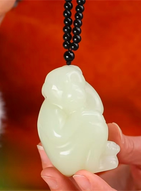 天然新疆和田玉生肖猴手把件摆件