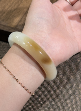 天然和田玉且末糖白胖圆条玉手镯