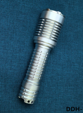 SST40/SFT40/XHP50/强光Type-C充电21700手电筒 东东海-M2C