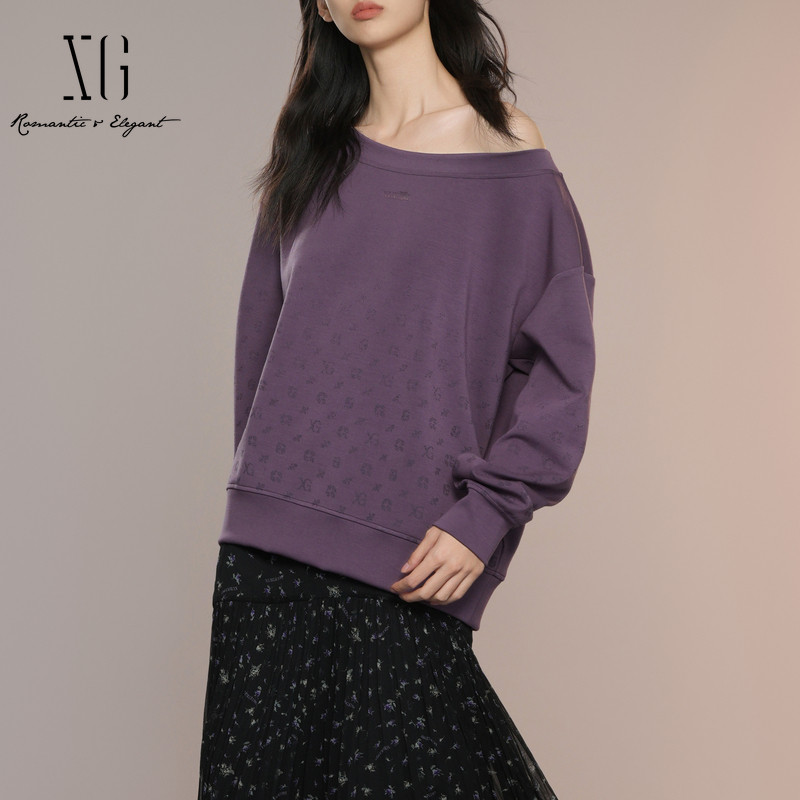 XG/雪歌一字领露肩印花长袖T恤女