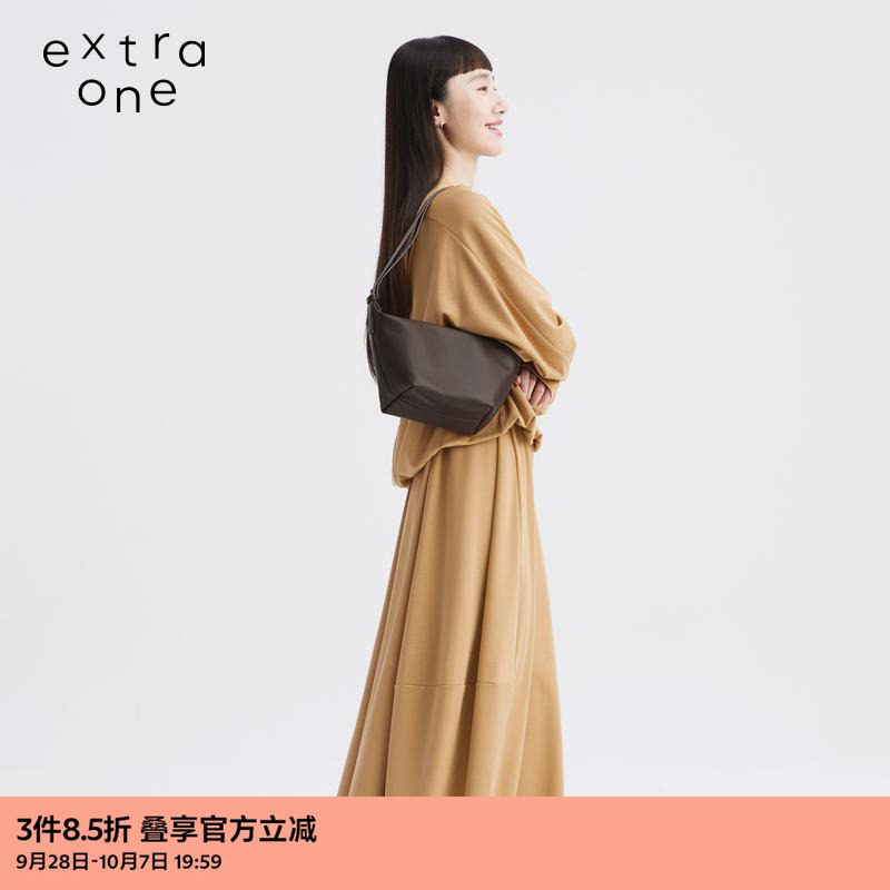extraone休闲中号元宝牛皮包图片