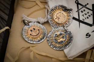 STZ原创古董金币锤纹吊坠镶嵌24K金射线 手工银饰陨石坑NLGS01