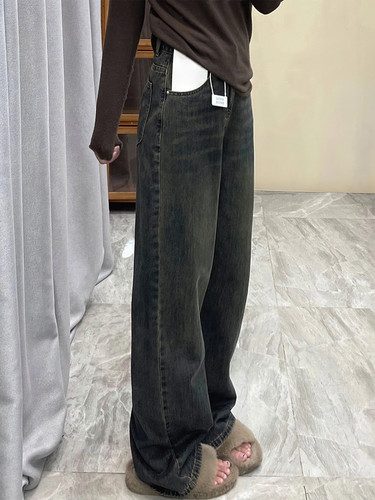 质感绝了！水泥灰牛仔裤~