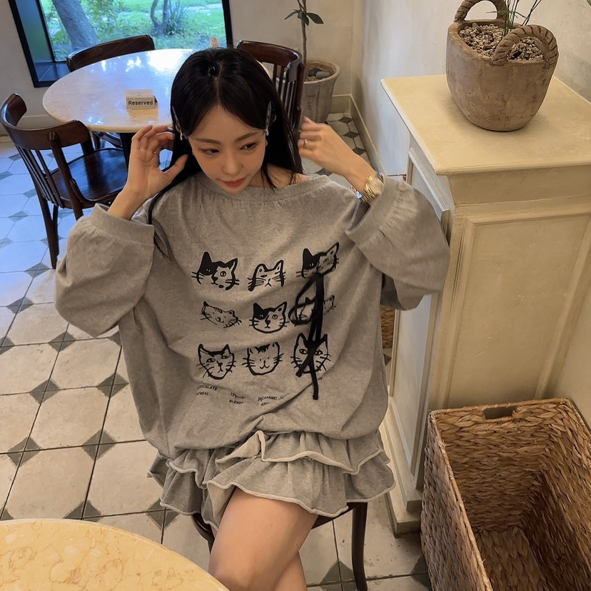 韩国代购女装2025秋款甜美阔爱宽松猫咪印花潮T恤+蛋糕短裙裤套装