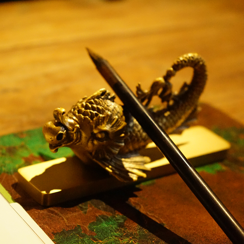 铜无境原创设计黄铜龙形镇纸笔搁复古失蜡法中式文房四宝书法用品
