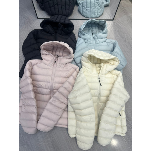 冬上新高端95白鹅绒连帽排骨羽绒服女轻薄显瘦保暖羽绒服外套S003