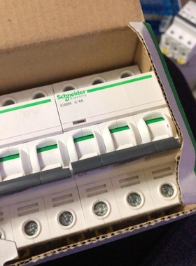 施耐德断路器A9F18304库存数量4只  IC65N 3P议价