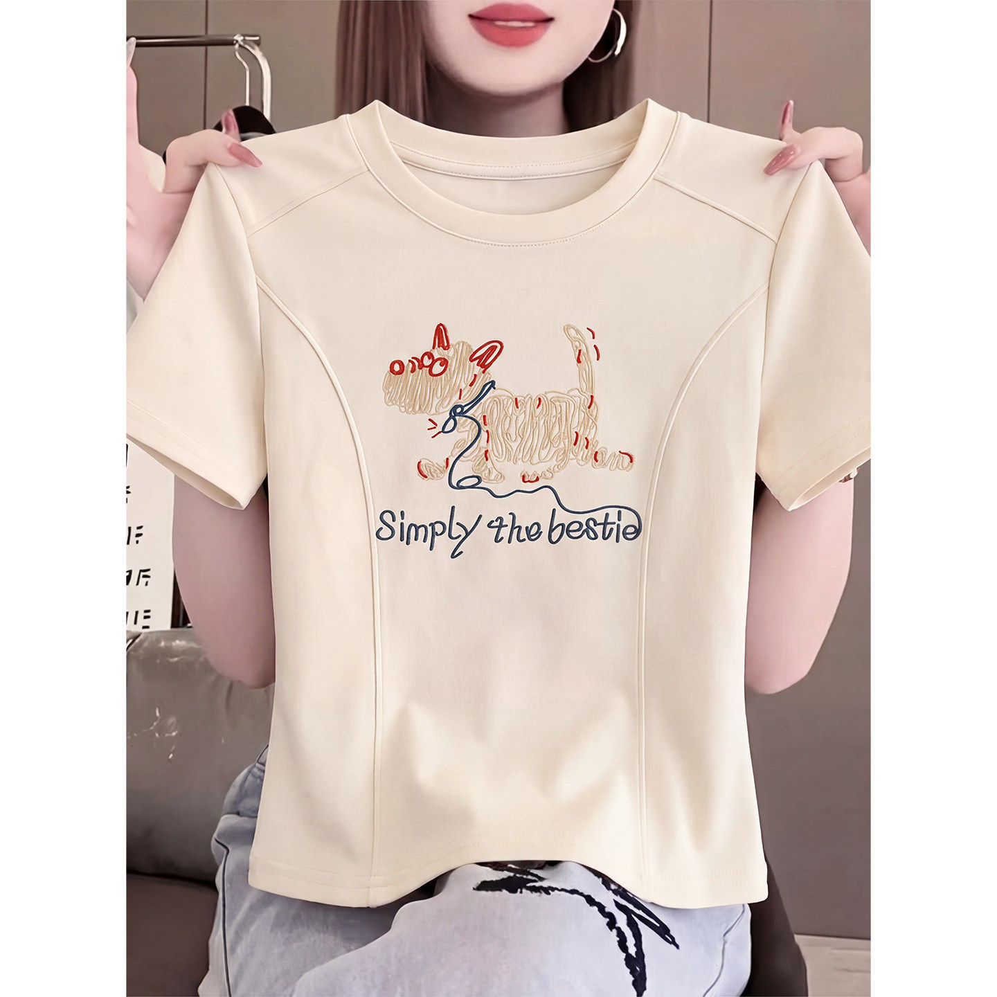 欧货杏色正肩短袖T恤女2026新款夏季时髦卡通印花鱼骨小衫上衣